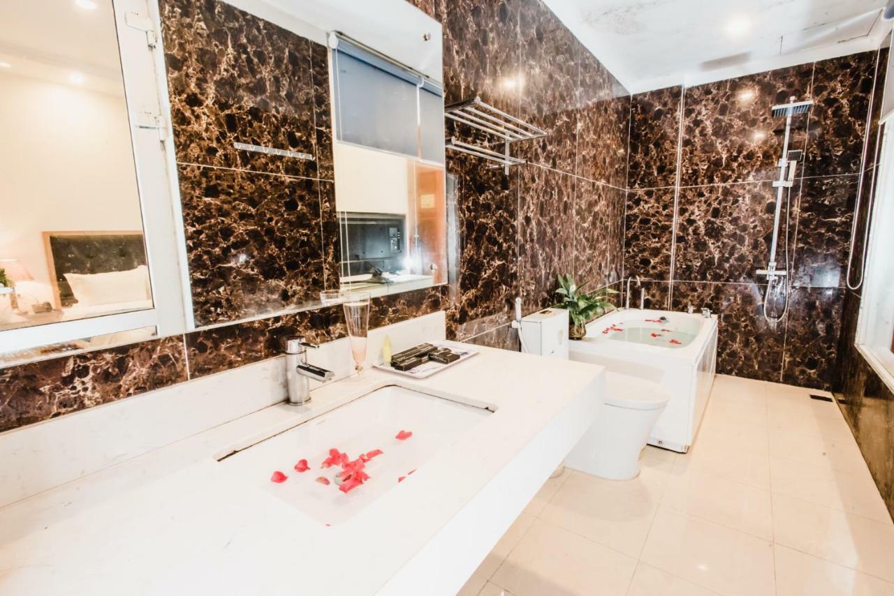 Hotel Royal Van Lung エクステリア 写真
